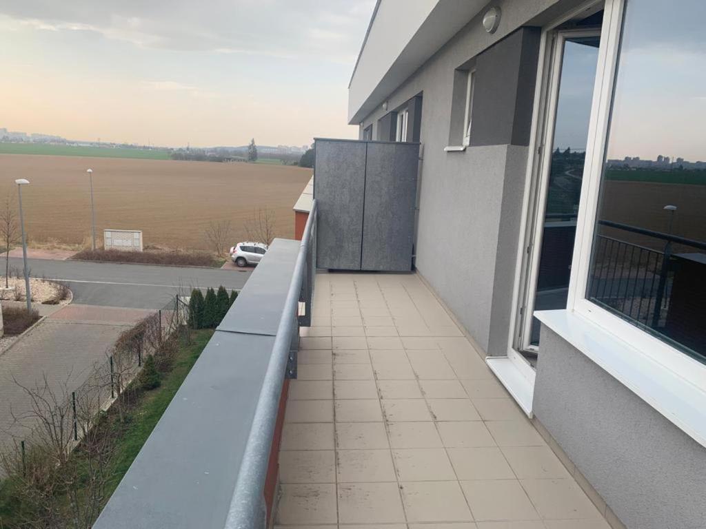 Apartment Iron Cube Прага Экстерьер фото