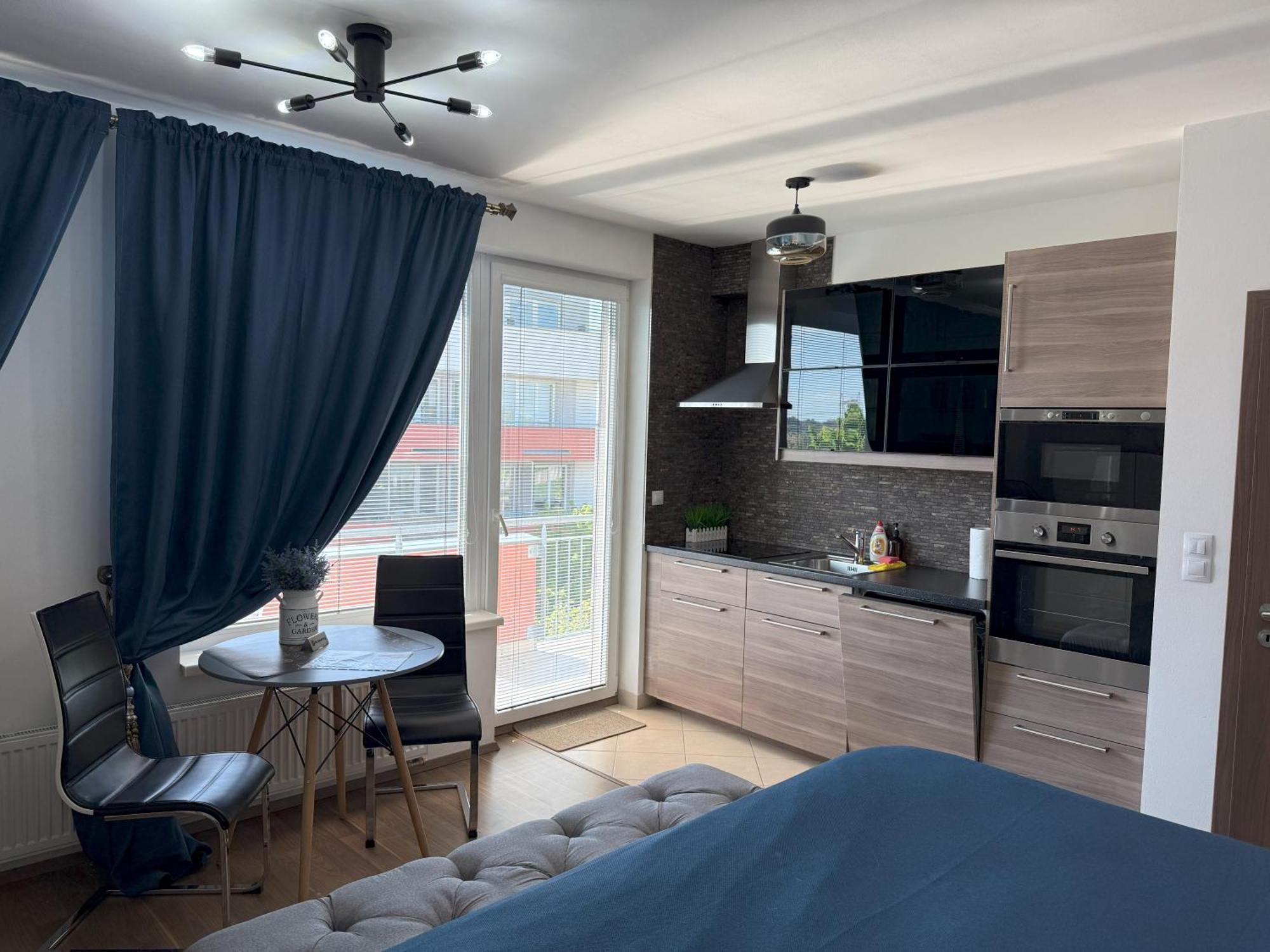 Apartment Iron Cube Прага Экстерьер фото